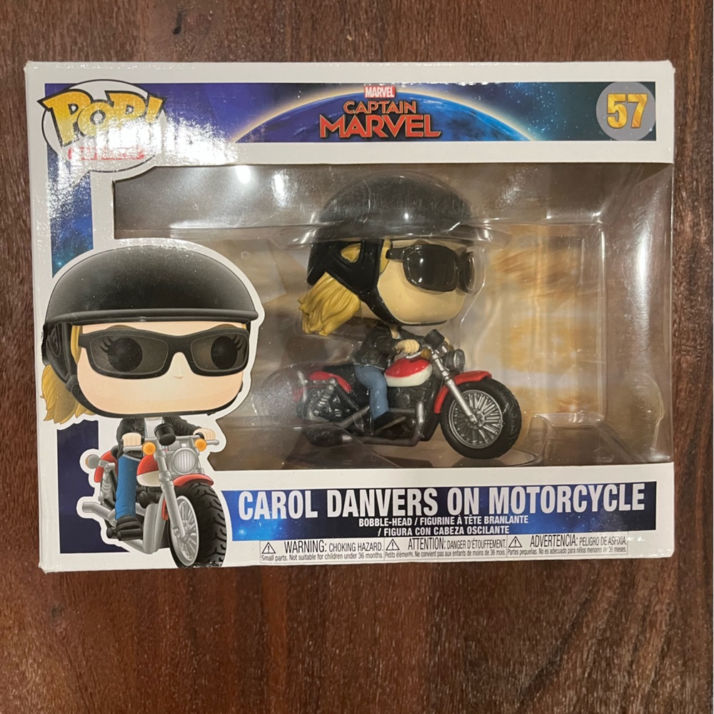 4 Funko Pop! See pics